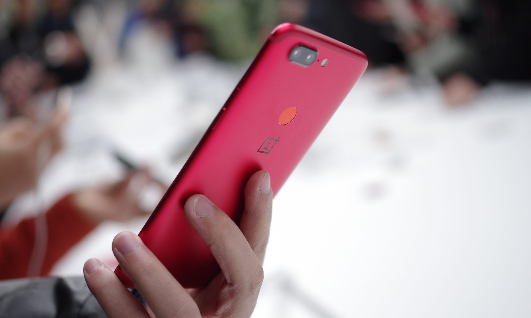 一加品牌和oppo品牌哪个更好呢,一加是oppo旗下的高端品牌吗