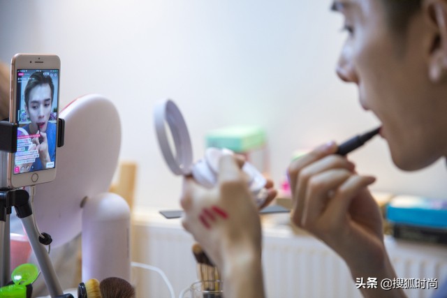 巴黎圣母院欧莱雅捐款,法国向全世界筹资重建巴黎圣母院