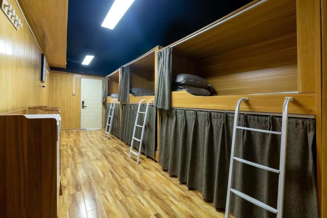 三亚易宿国际青旅义工长期招募，工作四小时/上四休二/男女不限