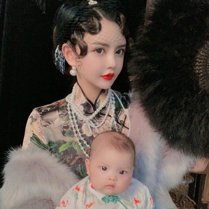 韩安冉穿皮草,韩安冉养女儿花多少