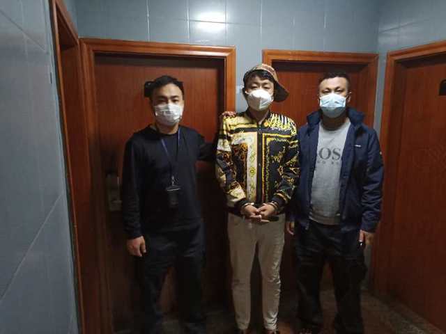 男子以卖额温枪为由诈骗7万元,男子深陷网络赌博50多万