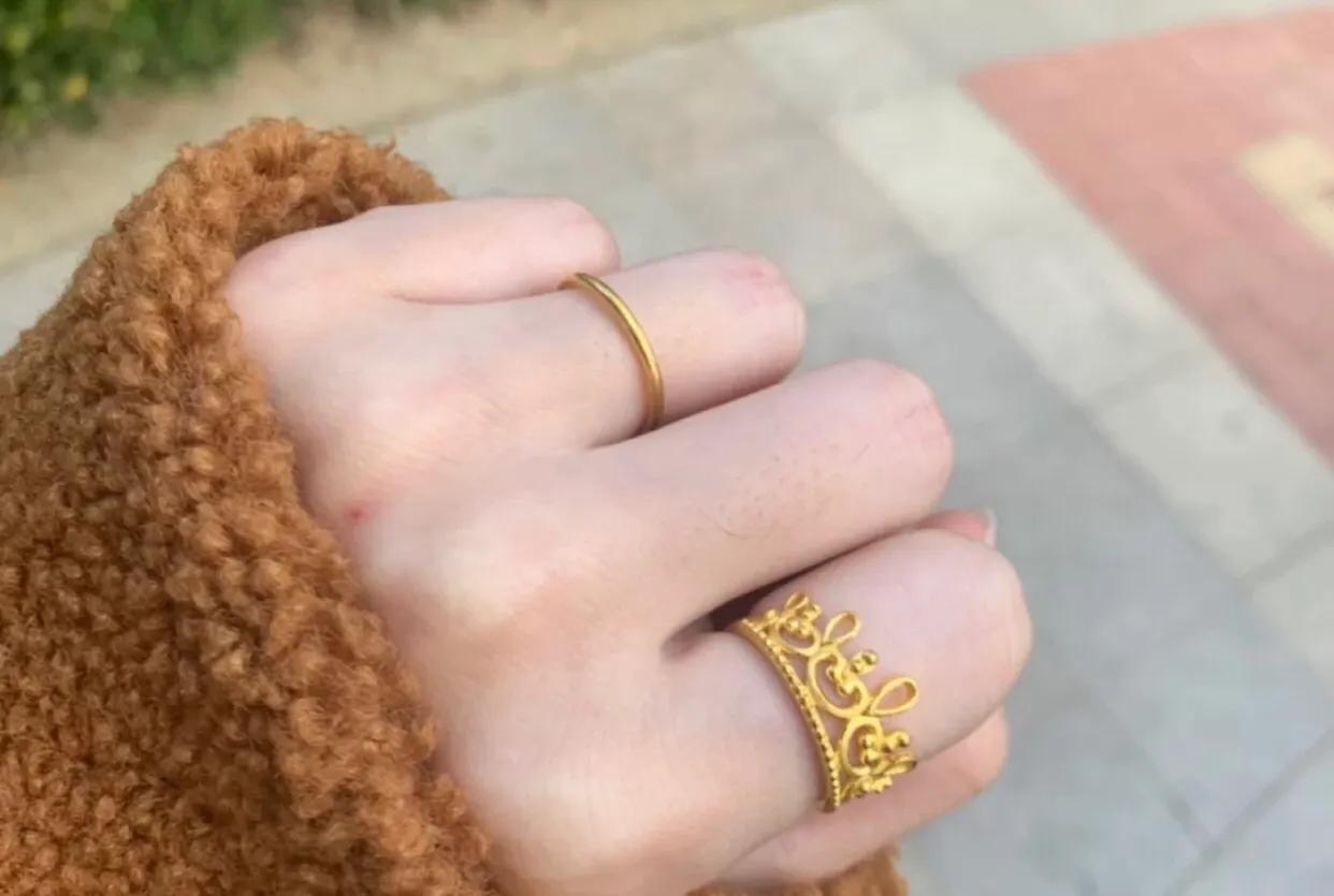 传统黄金手镯选周大福还是周生生,周生生黄金哪个款式最值得买