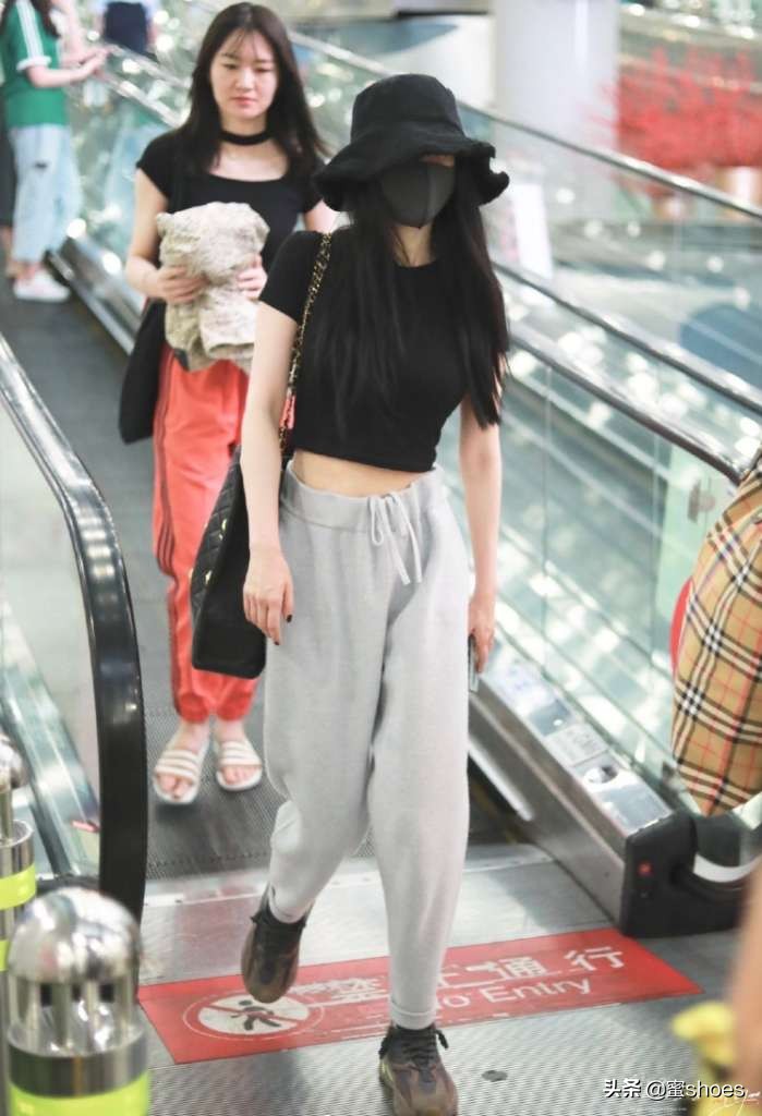 杨幂穿什么鞋子最好看,十一假期穿什么