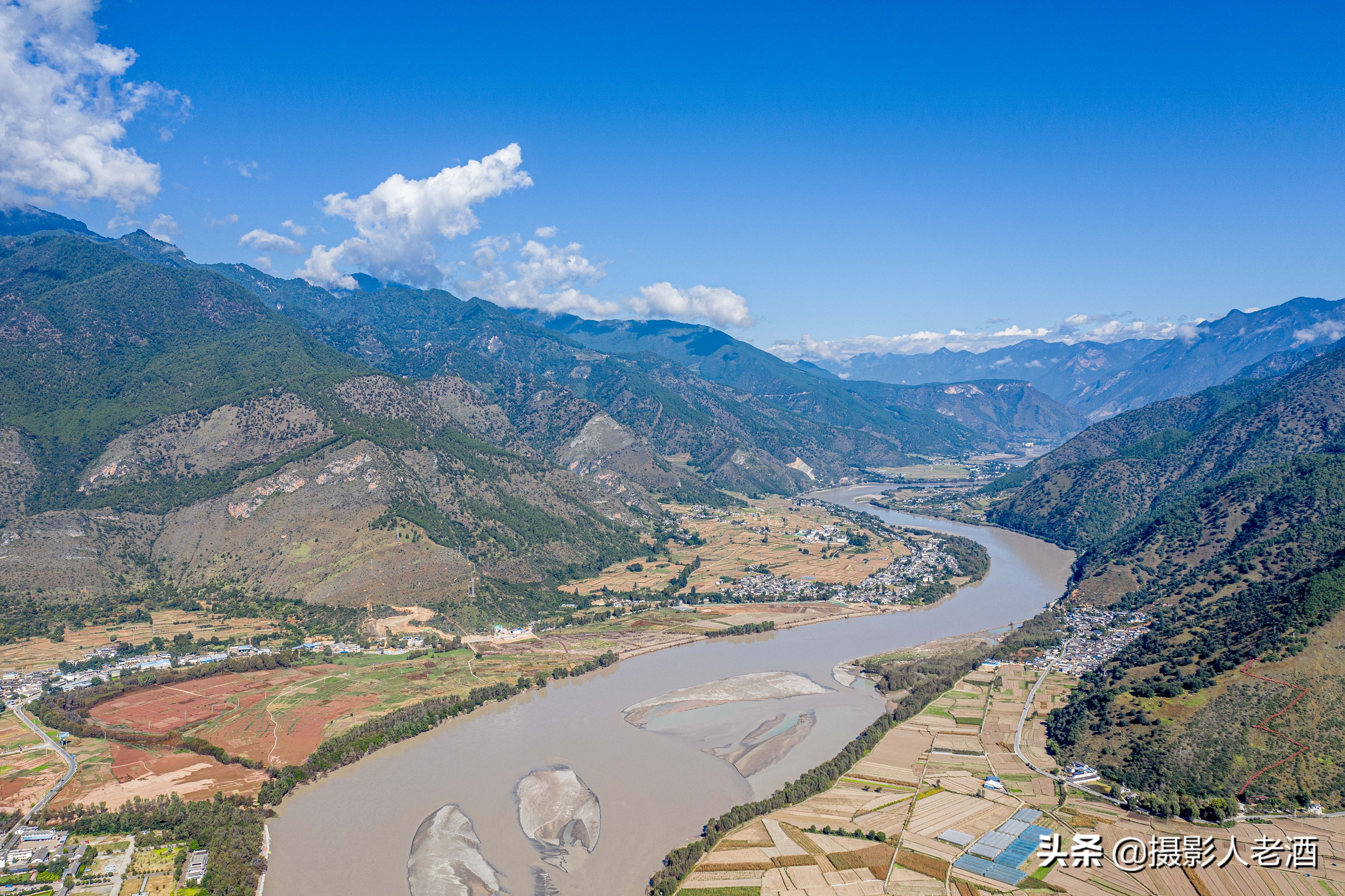 丽江长江第一湾虎跳峡,丽江市玉龙县长江第一湾