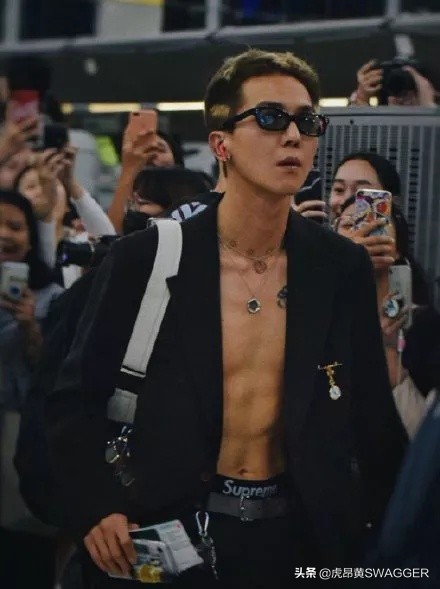 宋旻浩演唱会穿搭,韩国歌手宋旻浩