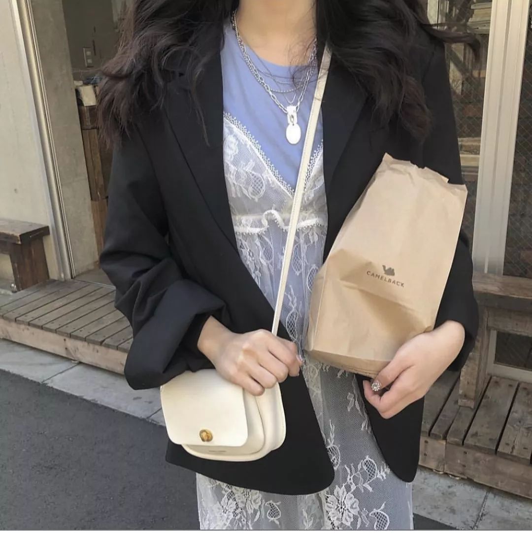 杨幂一万块钱毛衣,杨幂什么单品都能穿好