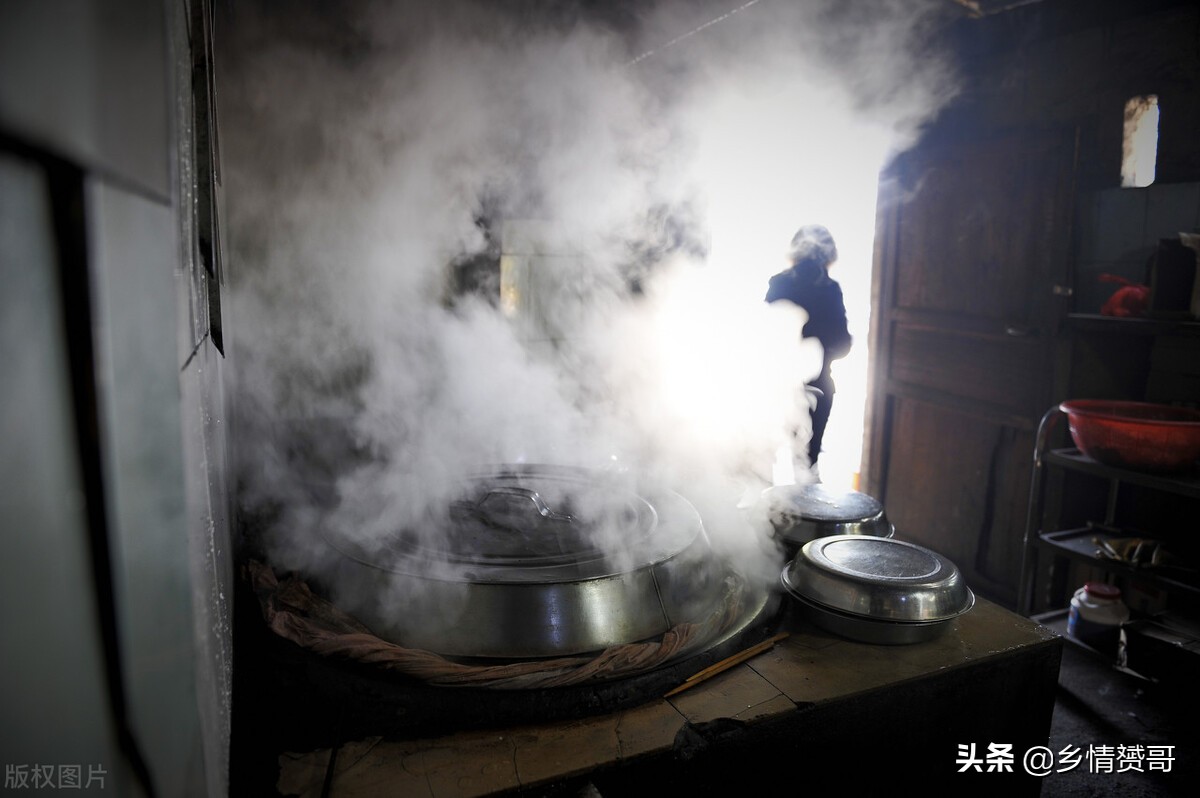 农村的柴火灶骗人吗,农村传承百年的柴灶被网友质疑