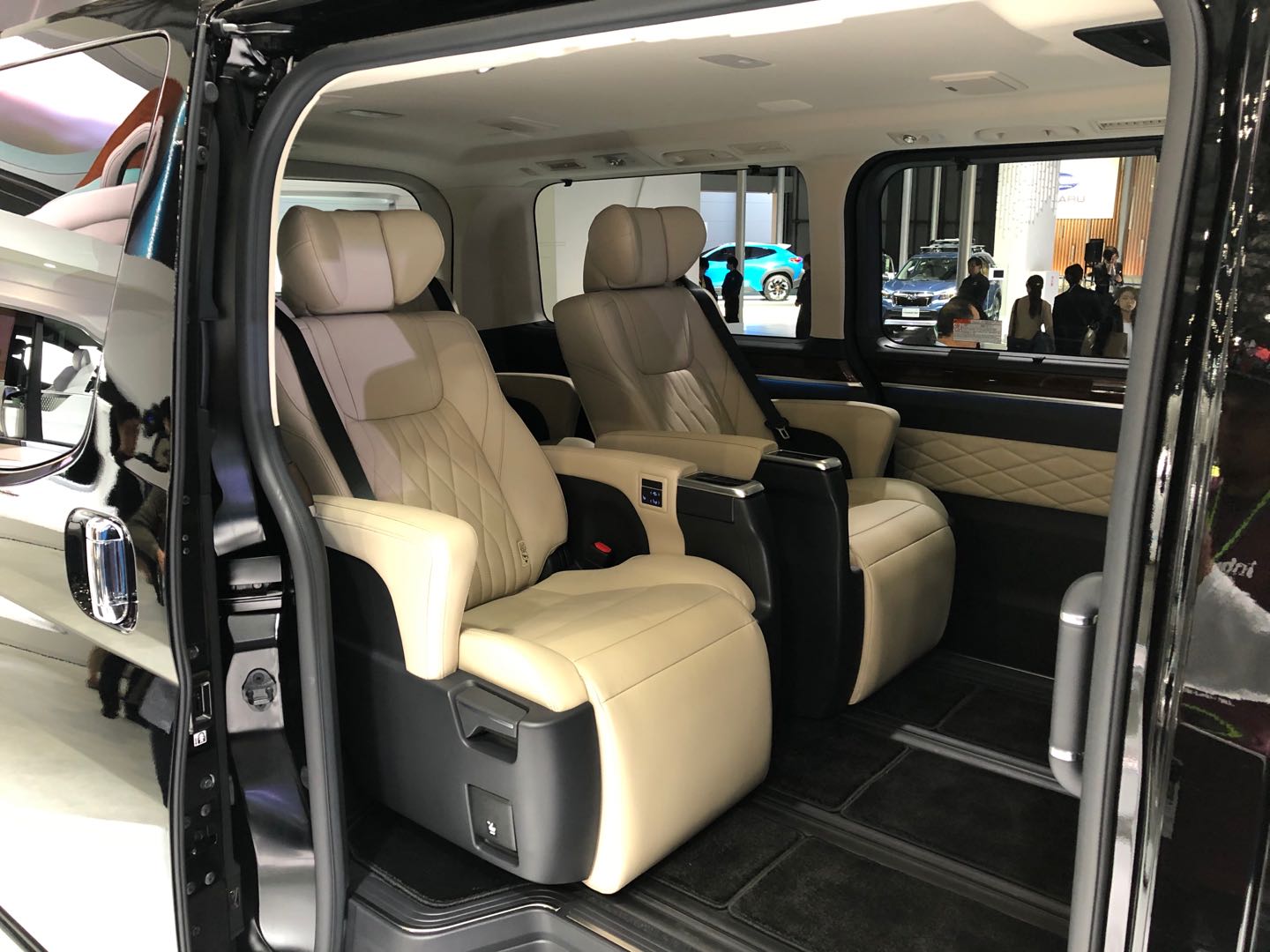 2019东京车展预热重磅新车早知道,路上偶遇丰田全新granace