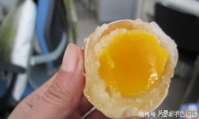 人造鸡蛋大量流入市场是真的吗,人造鸡蛋和真鸡蛋的区别在哪里