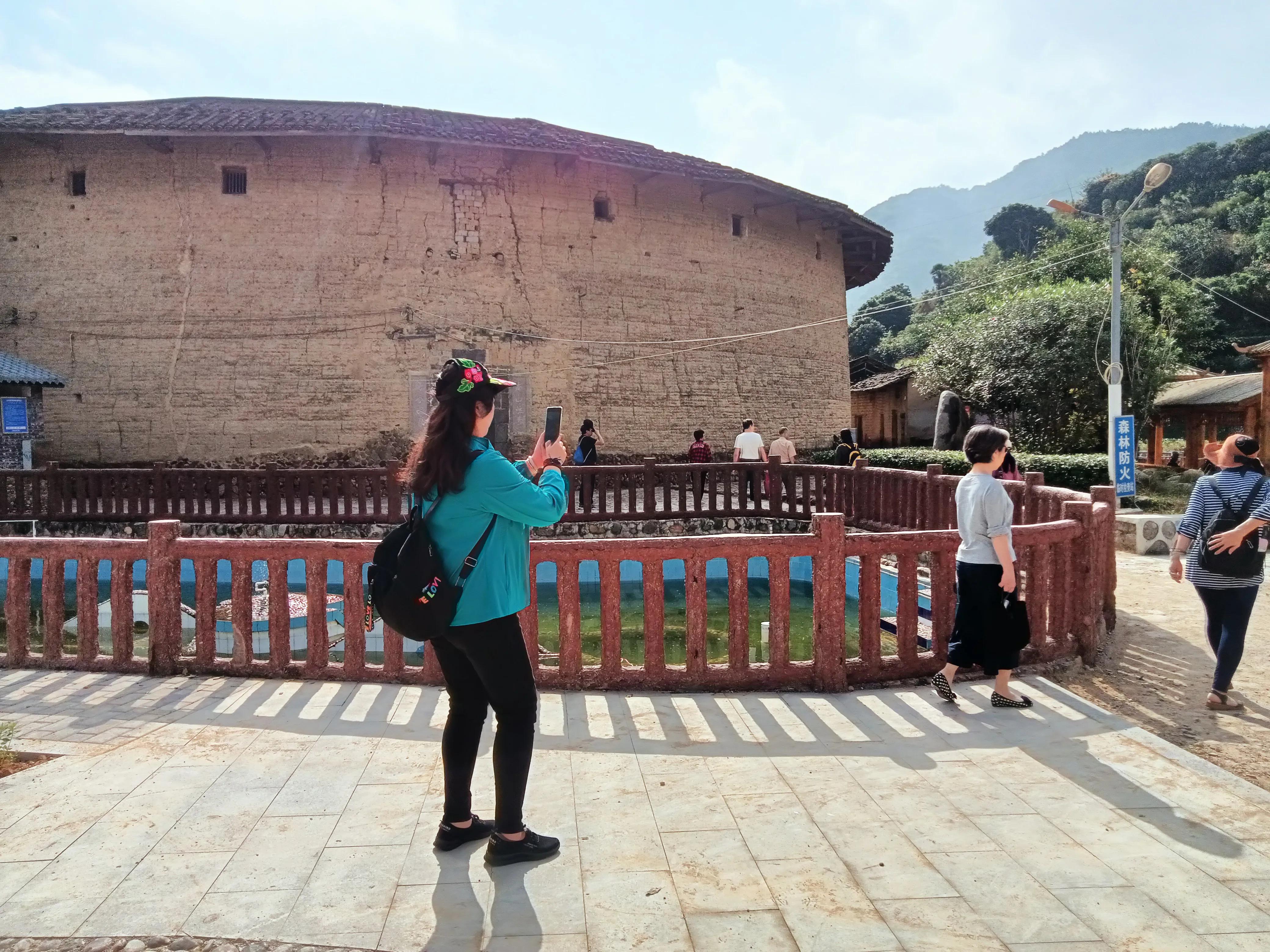 饶平三饶四方塘老榕树在哪里,榕树爷爷是合唱还是独唱
