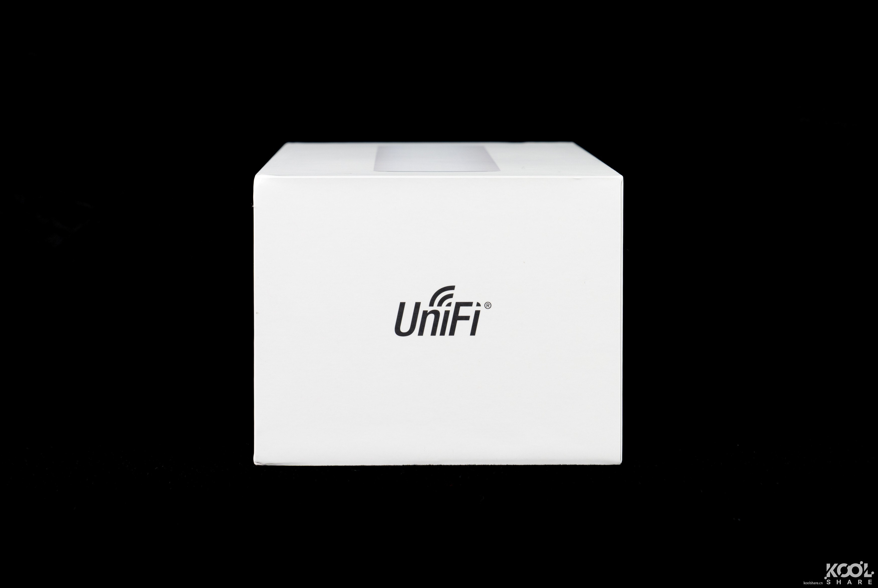 一台小巧精致的AP，UBNTUniFiAPFlexHD开箱拆解评测