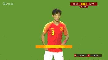 韦世豪踢足球视频发脾气,韦世豪踢球故意踢人