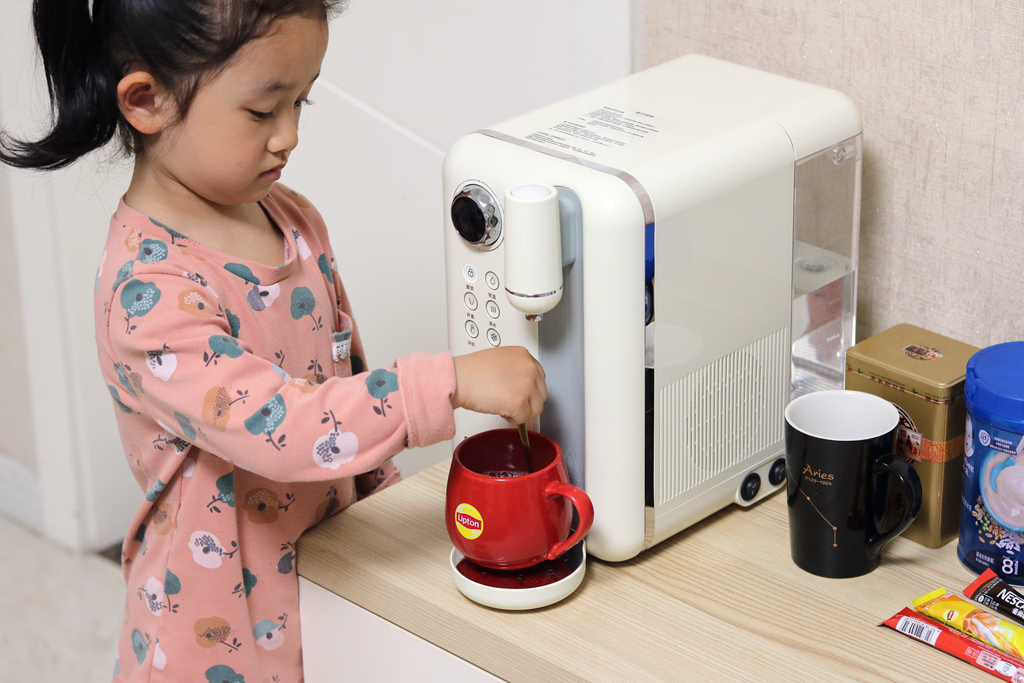 恒温可调半导体制冷水机,grossag和魔凡饮水机哪个好