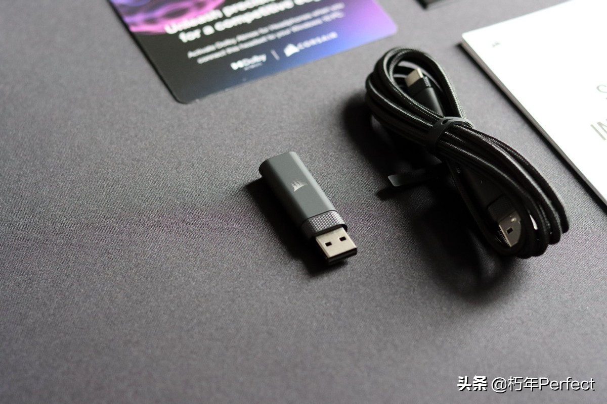 海盗船hs70无线耳机评测,海盗船hs80耳机开箱