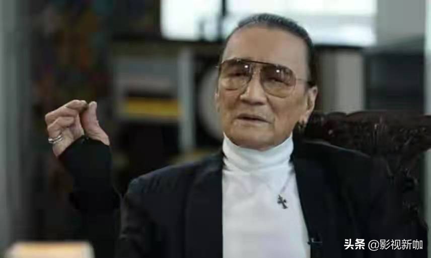 谢贤1993年拜年,谢贤拥抱孙子