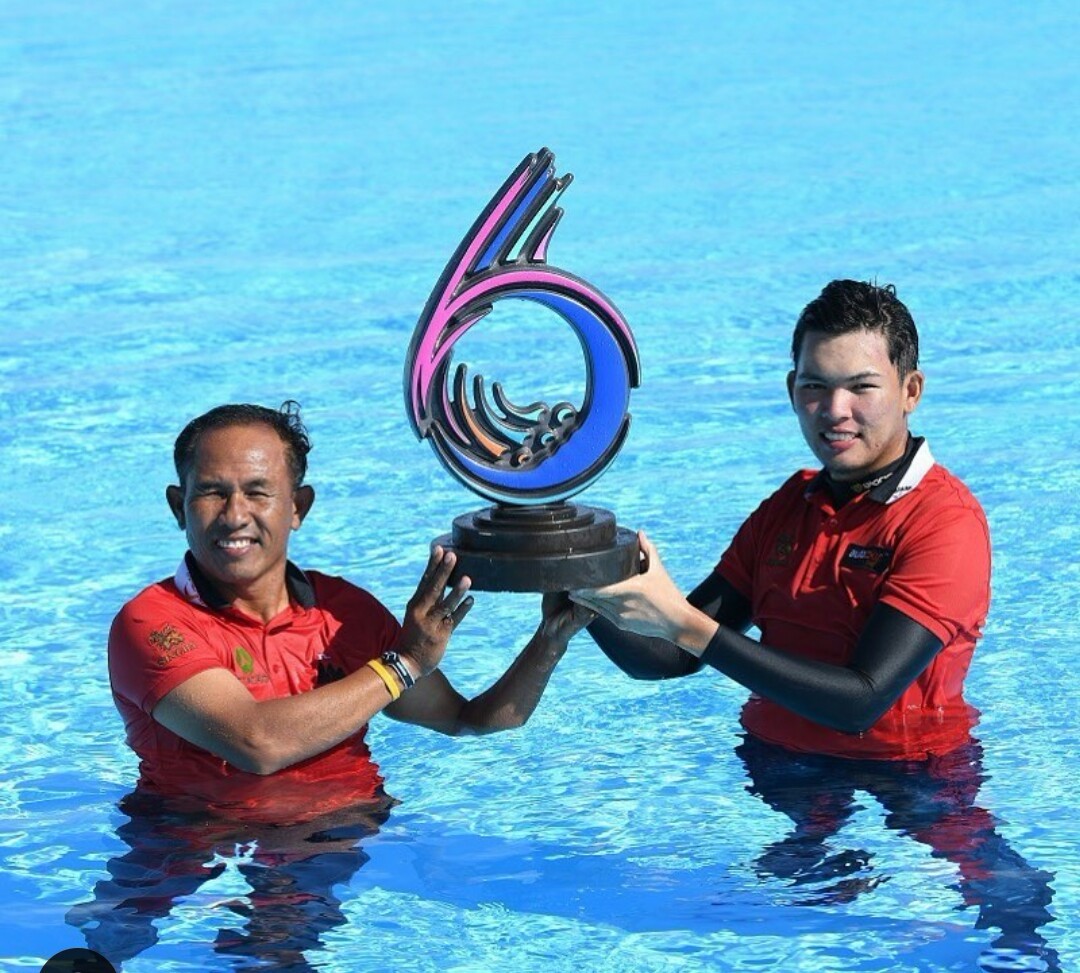 鍠滆幏閲戠墝鍕囧ず妗傚啝,鍠滆幏閲戠墝鍕囧ず绗竴