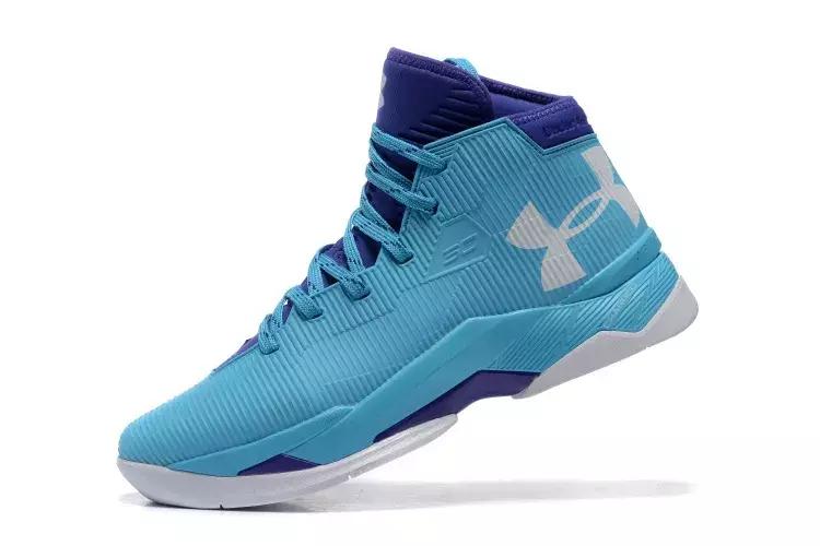 安德玛上演“屌丝逆袭”，这到底是个什么样的牌子？