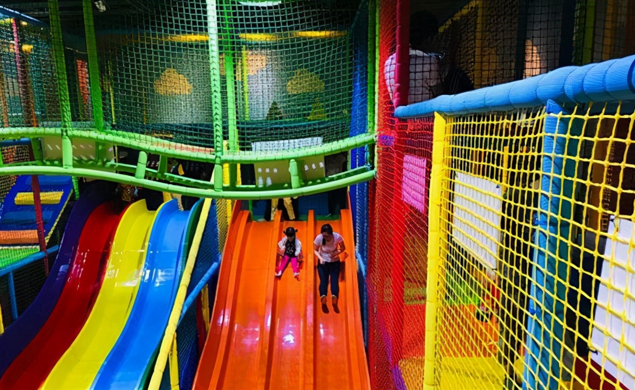 真实县城开儿童游乐园赚钱吗,县城开室内儿童乐园100平能赚钱吗