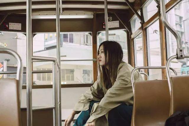 一首适合一个人静静聆听的歌,10首适合一个人听的歌