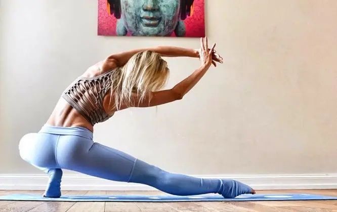 髋部太紧怎么开髋,髋部疏通瑜伽