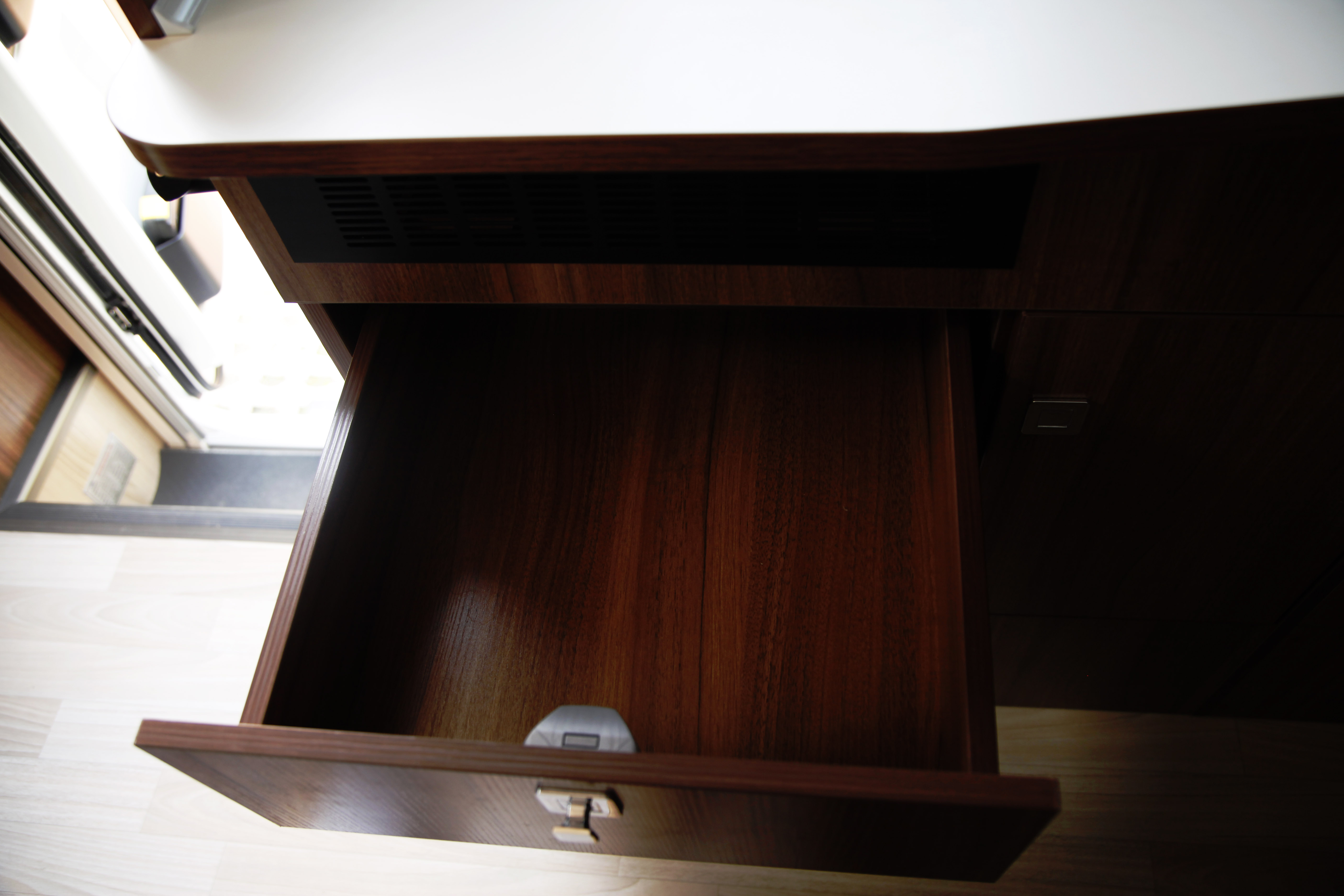 大顶C型限量发售，配置给力，舒适超大空间竟然还有子母床？