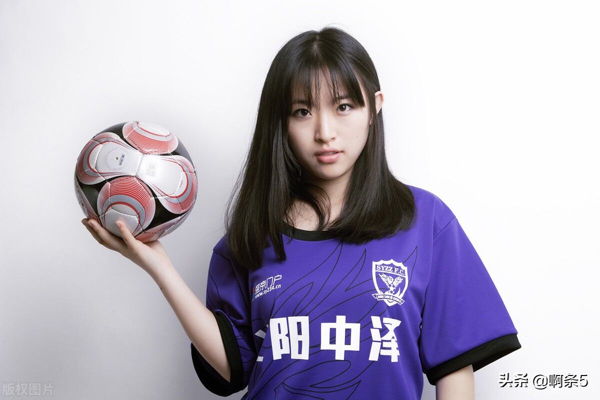 沈阳中泽的足球宝贝，衣服真好看