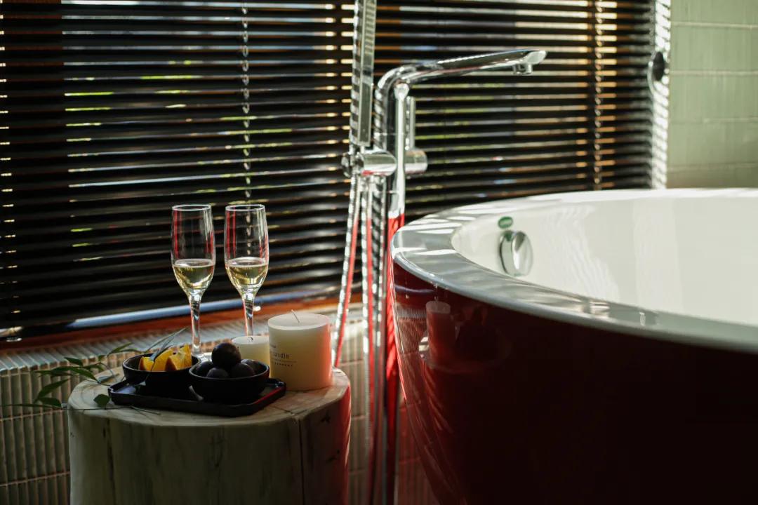 杭州20min直达设计师美宿！为一张床赴一座城，超小众玩法