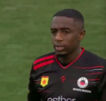 球场上抗议种族歧视活动,球场上种族歧视怎么界定