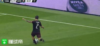 “蛋蛋的忧伤”——在球场上被踢中要害怎么办？