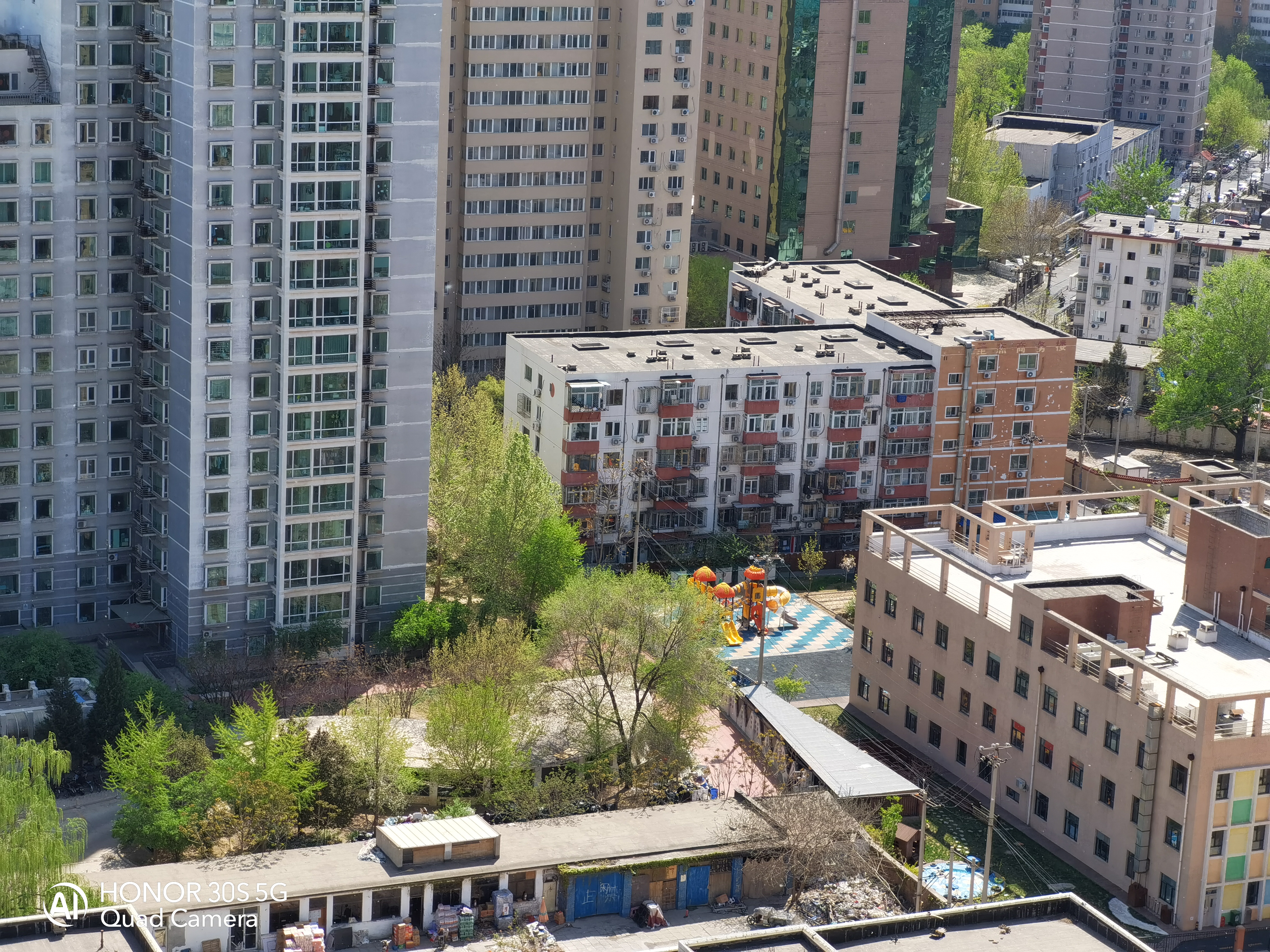 荣耀热门五款机型拍照对比：分别是Play4T/X10/30S/30/30Pro