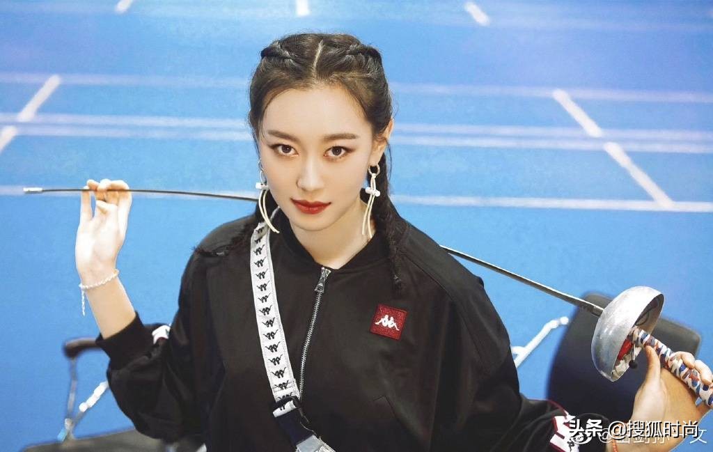 陈梦金色手链,陈梦奥运五环戒指