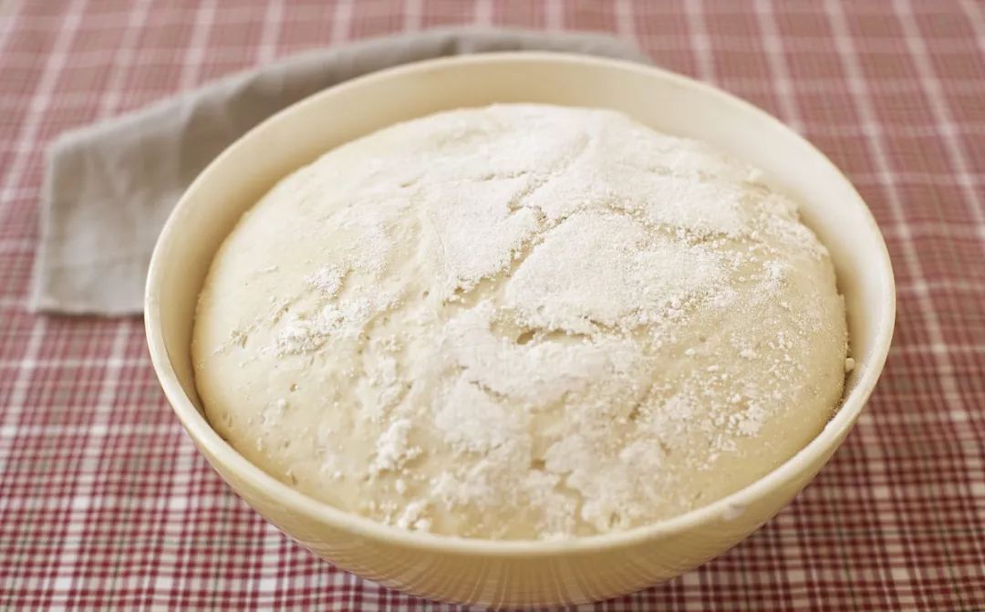 三十种绝对不能给猫吃的食物,猫不能吃的50种食物大全