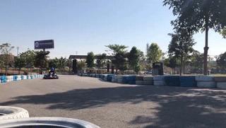 全家人一起欢欢喜喜过大年,所有人一起跨年狂欢