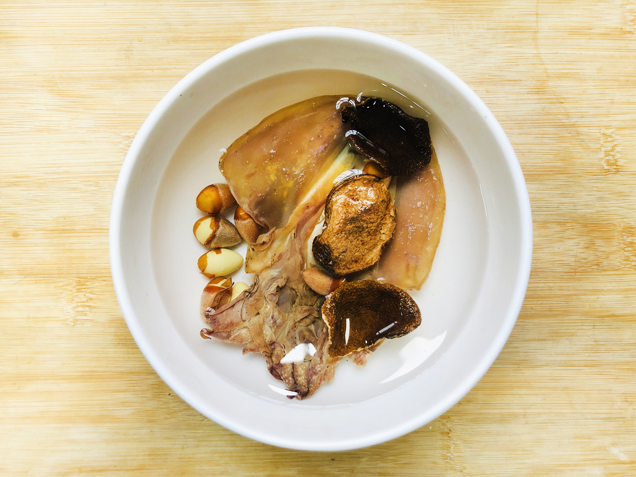 鲜墨鱼煲什么汤好喝,煲鲜墨鱼汤正宗做法