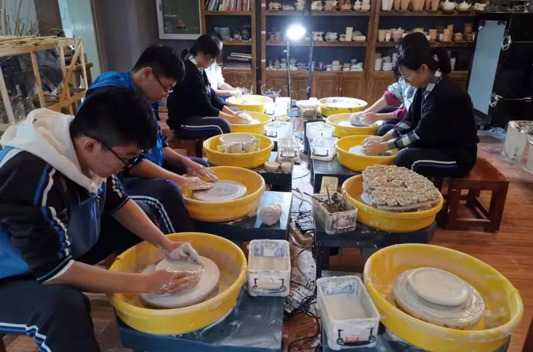 郑州二中和郑州十九中哪个好,郑州19中高中部是好学校吗