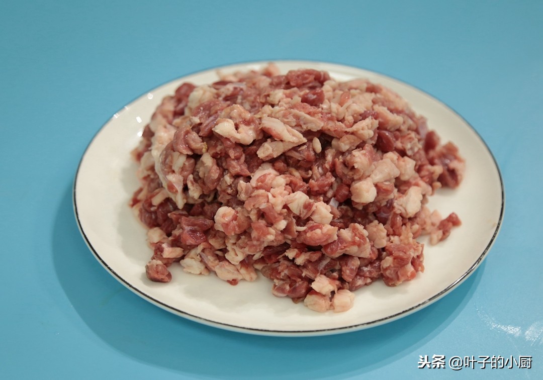 炸酱酱料的做法,炸酱葱家常做法