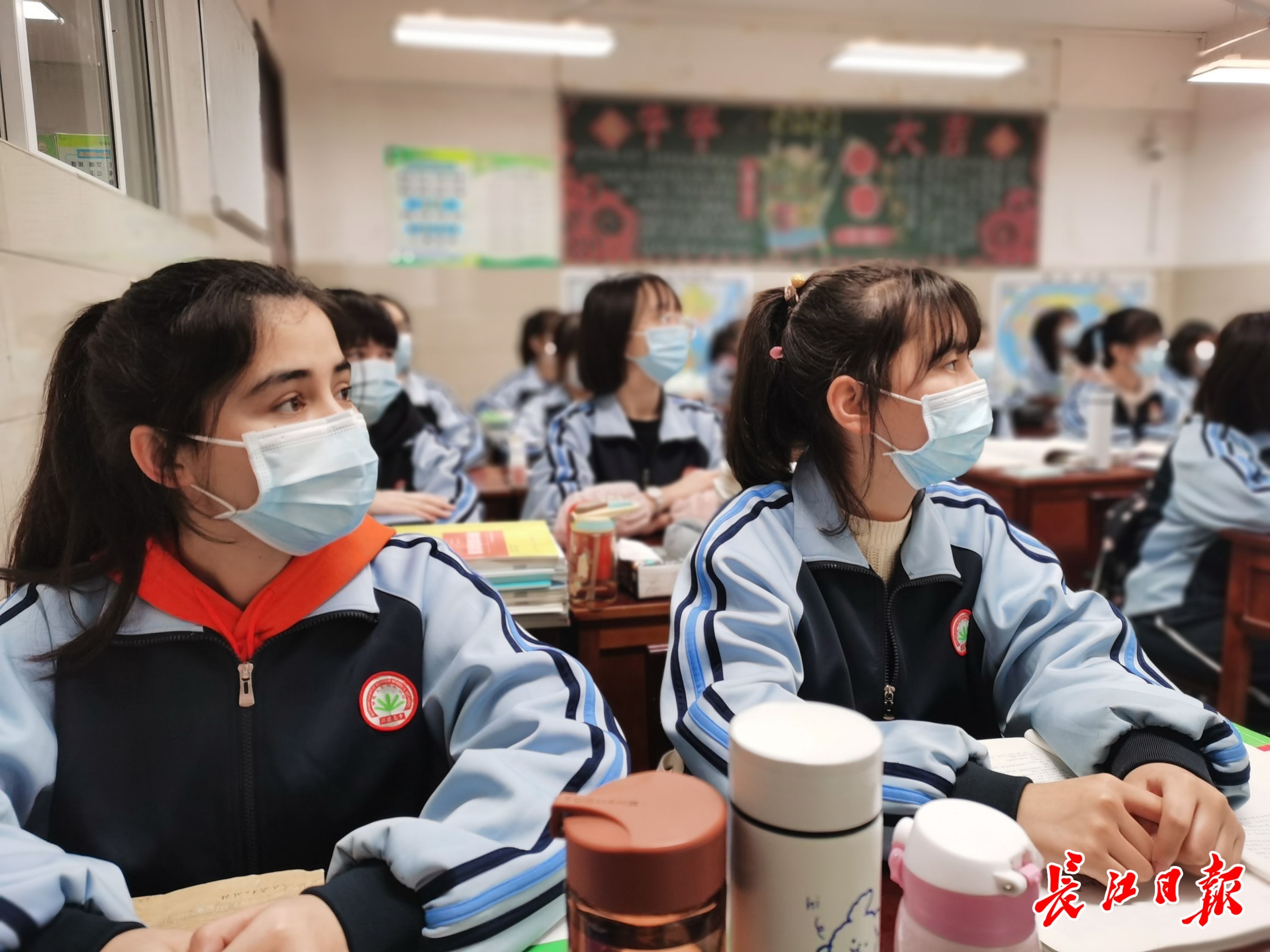 139.9万武汉伢开学啦!学*党**史学英雄开启新学期第一课