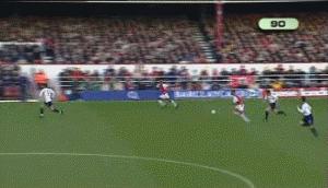 足球场上精彩过人瞬间,足球精彩进球瞬间