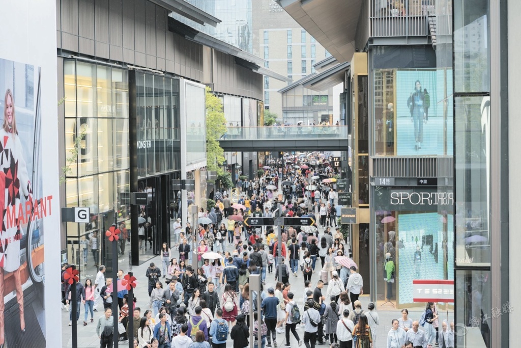 春熙路被评为高品位步行街,春熙路商圈从辉煌到衰败