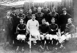 玻尔：丹麦国脚踢进奥运会斩获银牌，跨界当数学家还是菲尔兹主席