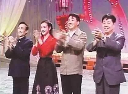 九张反映过年气氛的照片,百张罕见的过年老照片这才是年味