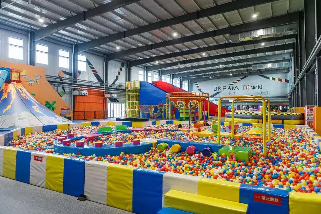 天津攀岩墙室内游乐场,蹦床攀岩主题乐园天津