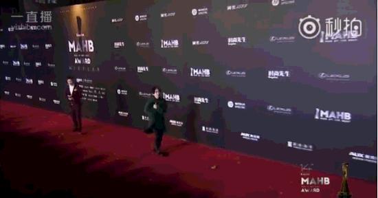 春天几月适合穿羊羔毛外套,羊羔毛外套burberry