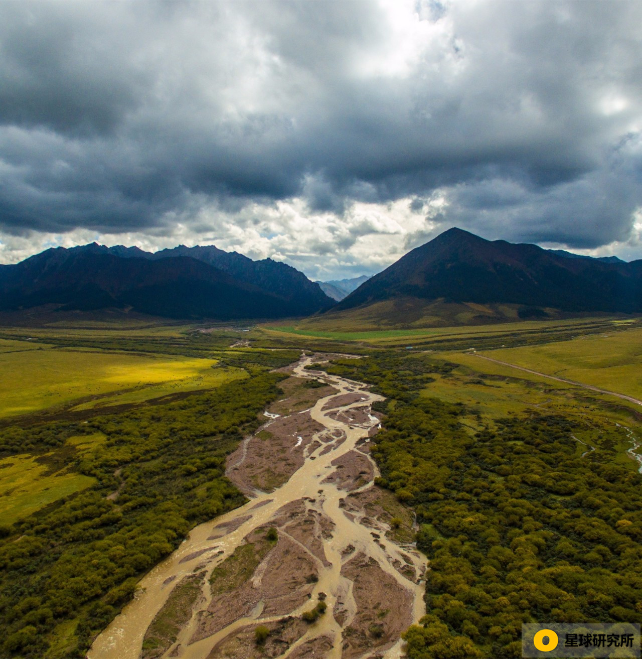 甘肃荒凉风景视频,甘肃荒凉的美景