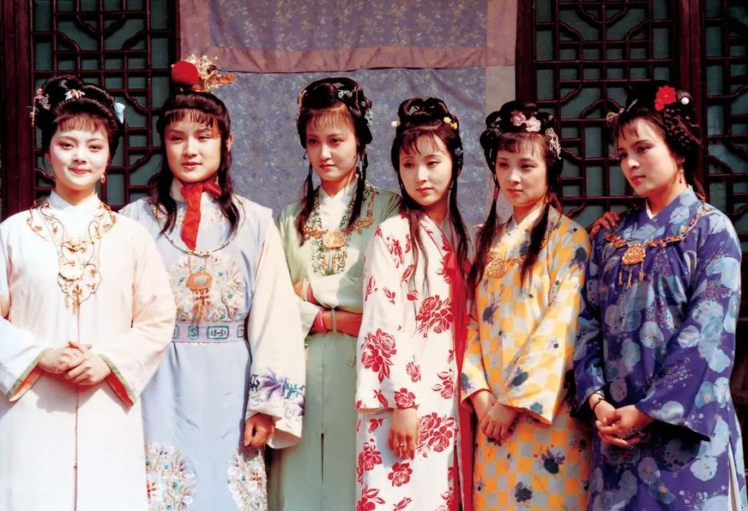 周汝昌创作的红楼梦有关的诗词,红楼梦十首最经典的诗词