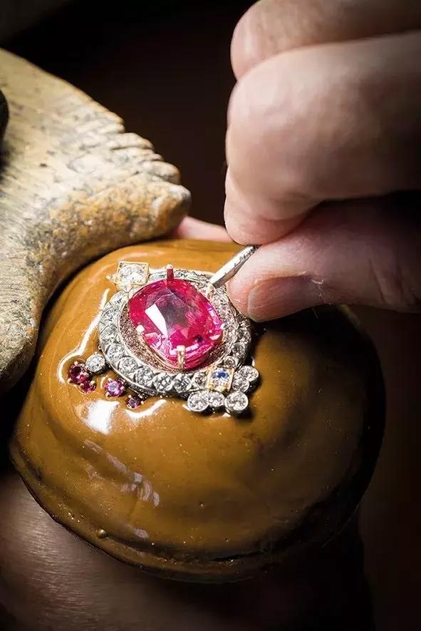 没见识的姑娘，才会花2000块买个mk配饰！