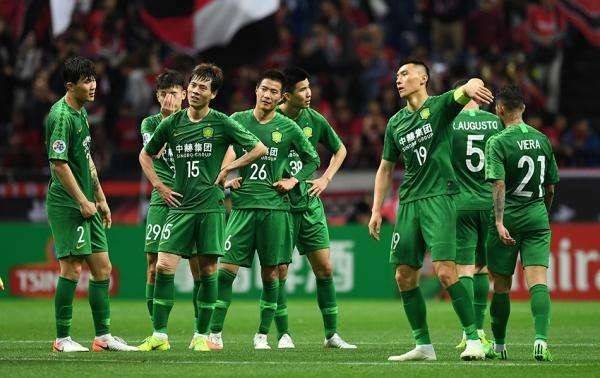 一夜之间四大皆空，连续3年半程崩盘，北京国安的问题出在哪？