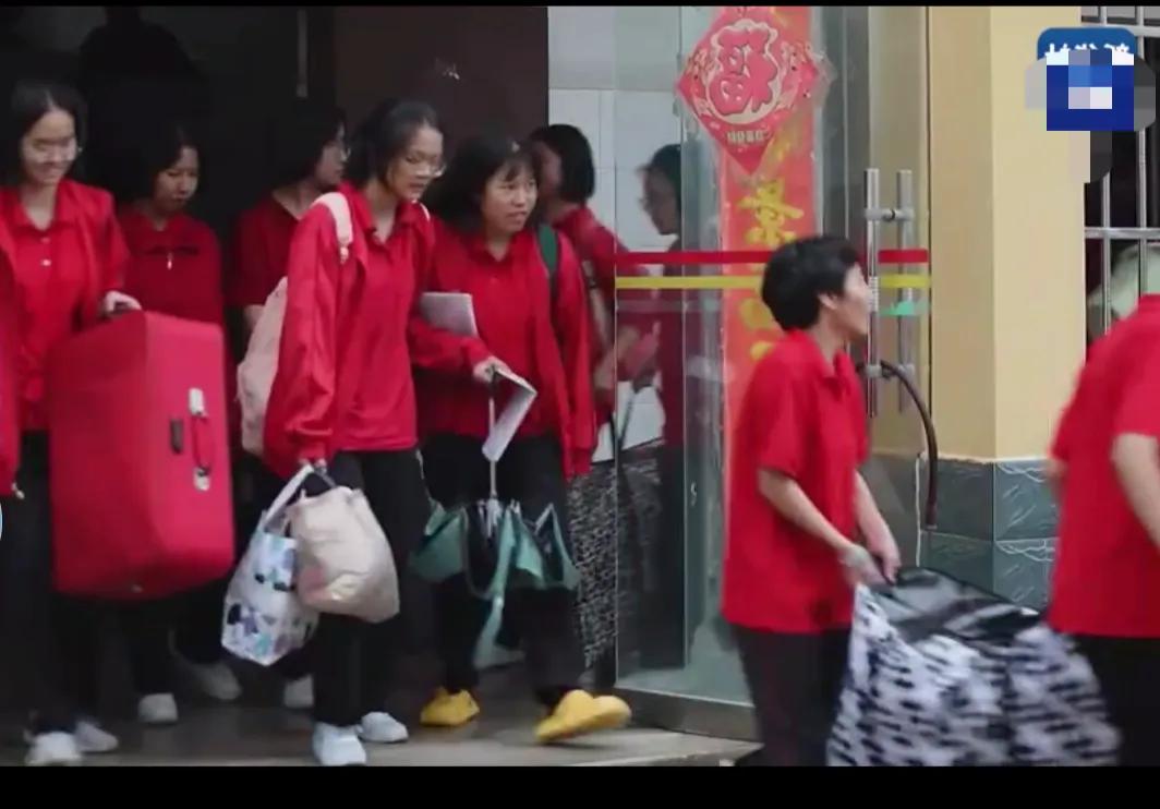 她才是你要疼爱的人的说说,她才是我们心中的英雄