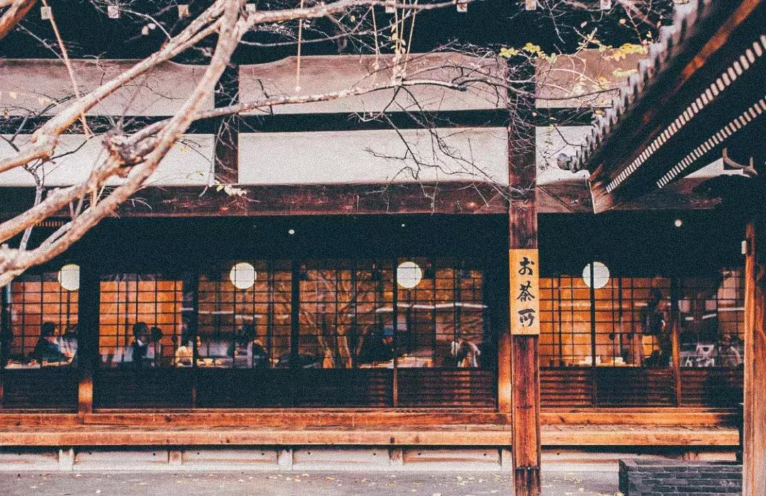 浜兘澶滄櫄绾冲噳,浜兘绾冲噳