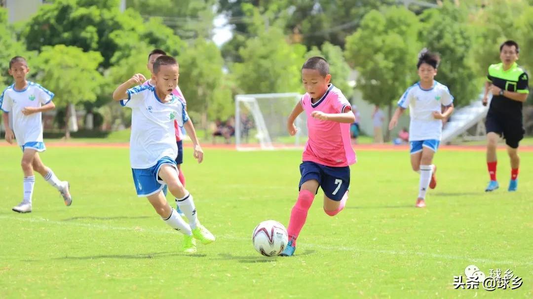 体教融合丨梅县区:中小学生足球联赛持续精彩,新城小学顽强夺冠